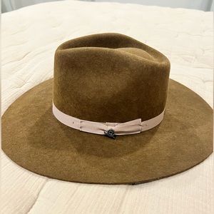 Charlie 1 Horse Highway hat Acorn size Small